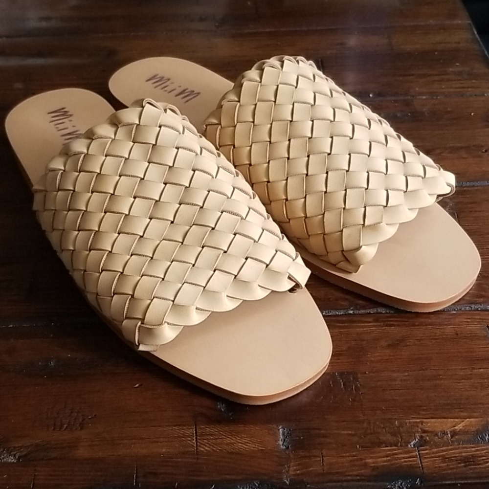 Charlotte Woven Slides Size 7.5 in Beige